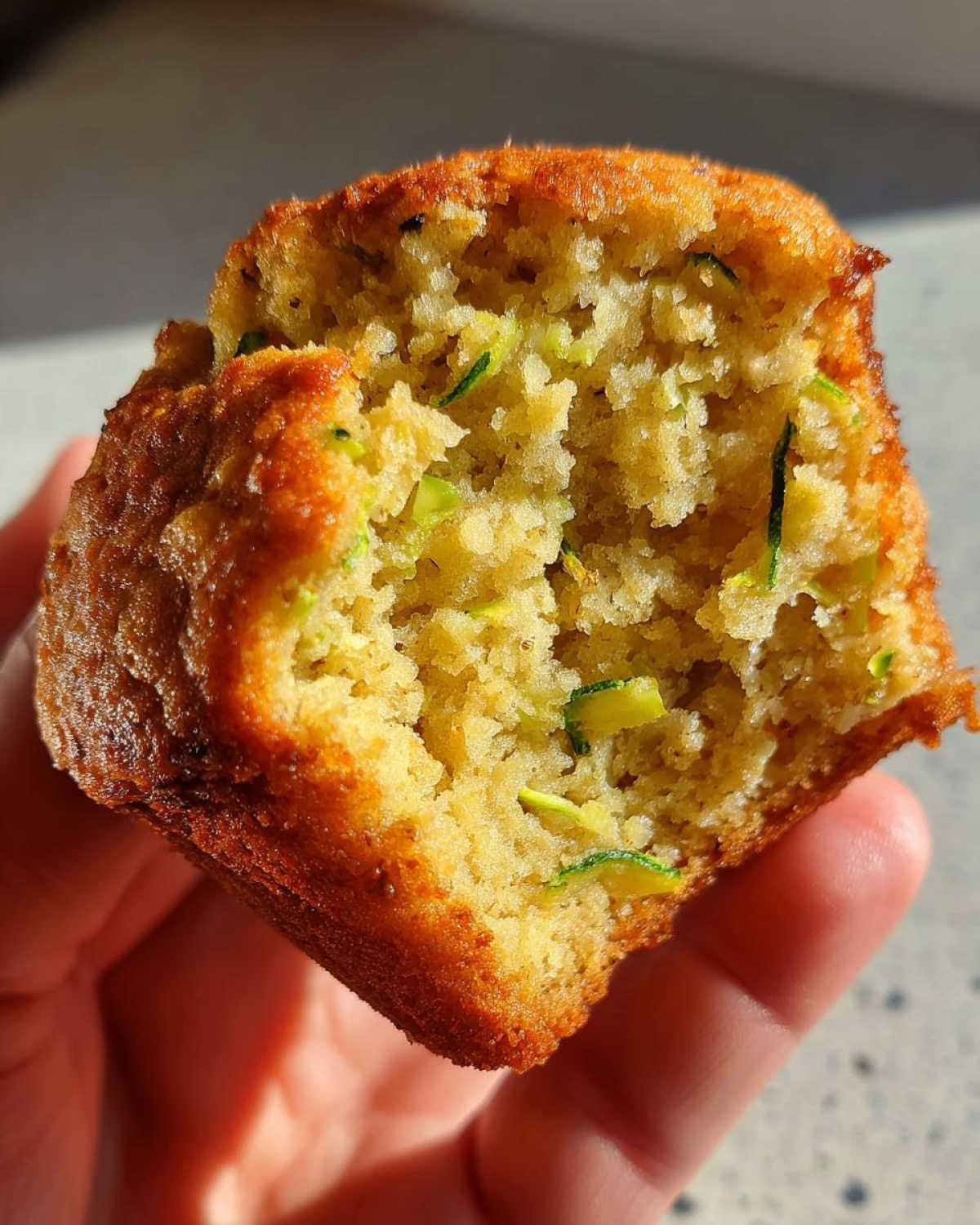 Vegan zucchini muffins - detail 1